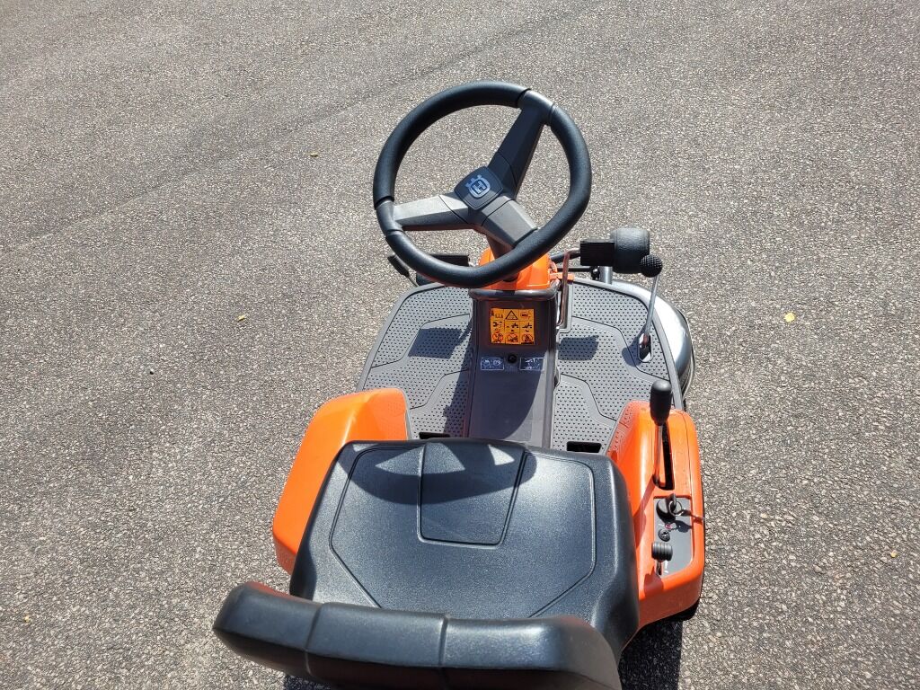 Åkgräsklippare Husqvarna Rider R111B - Садовое оборудование: фото 5 Åkgräsklippare Husqvarna Rider R111B - Садовое оборудование: фото 5