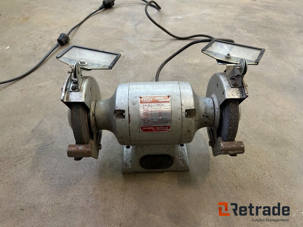 Bänkslipmaskin Bench Grinder (inget reservationspris) - Станок: фото 3 Bänkslipmaskin Bench Grinder (inget reservationspris) - Станок: фото 3