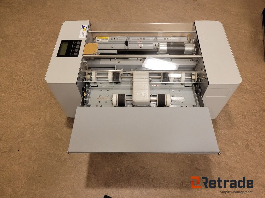 Visistkortsmaskin Card cutting maskin EASYCARD SRA3 - Промышленное оборудование: фото 1 Visistkortsmaskin Card cutting maskin EASYCARD SRA3 - Промышленное оборудование: фото 1