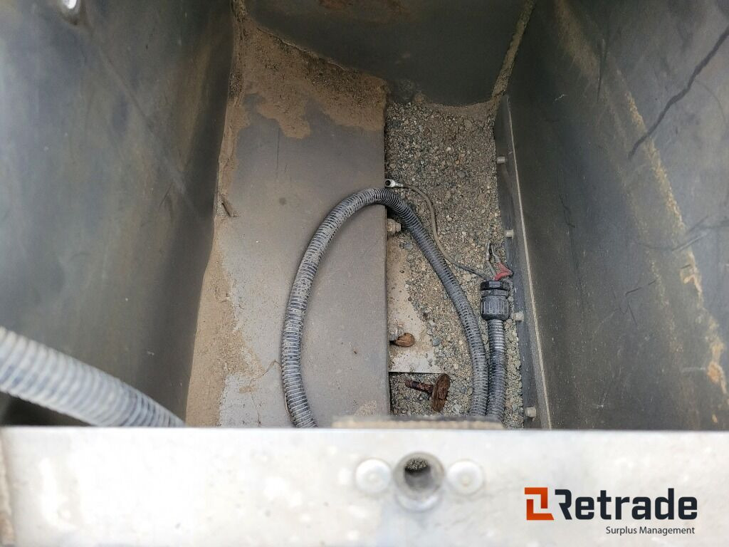 Sandspridare för lastbil Autoline S90 - Строительное оборудование: фото 5 Sandspridare för lastbil Autoline S90 - Строительное оборудование: фото 5