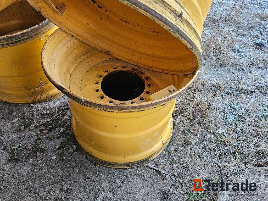 Volvo L90 29,5 fälgar extra breda - Строительная техника: фото 4 Volvo L90 29,5 fälgar extra breda - Строительная техника: фото 4