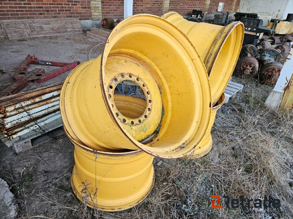 Volvo L90 29,5 fälgar extra breda - Строительная техника: фото 2 Volvo L90 29,5 fälgar extra breda - Строительная техника: фото 2
