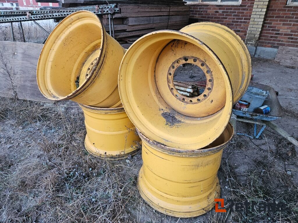 Volvo L90 29,5 fälgar extra breda - Строительная техника: фото 1 Volvo L90 29,5 fälgar extra breda - Строительная техника: фото 1