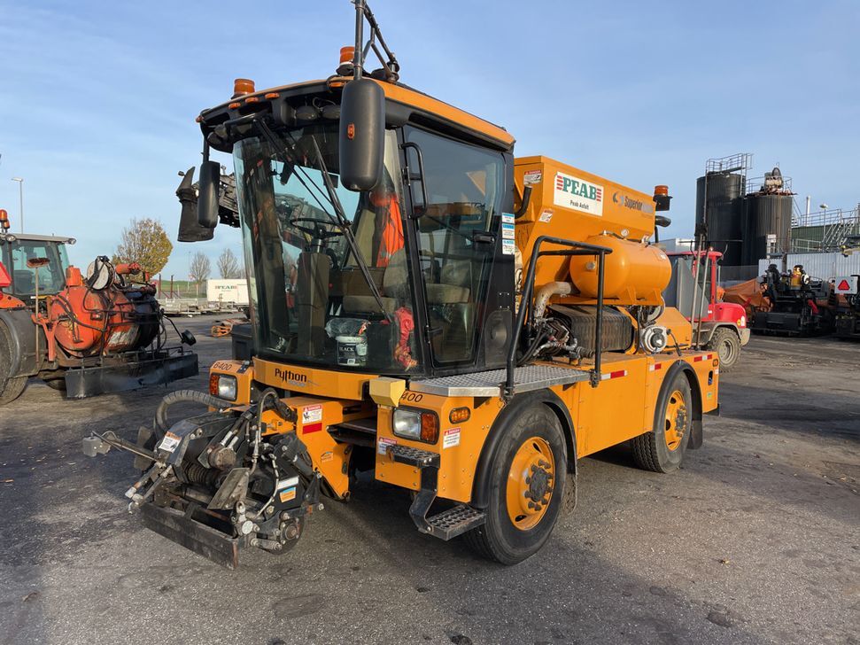 SuperiorRoads Python 5000+ Pothole Patcher - Асфальтоукладчик: фото 1 SuperiorRoads Python 5000+ Pothole Patcher - Асфальтоукладчик: фото 1