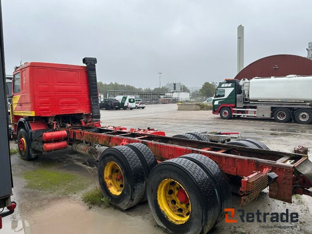 Veteranlastbil SCANIA R142H 6x2 chassi - Грузовик-шасси: фото 5 Veteranlastbil SCANIA R142H 6x2 chassi - Грузовик-шасси: фото 5