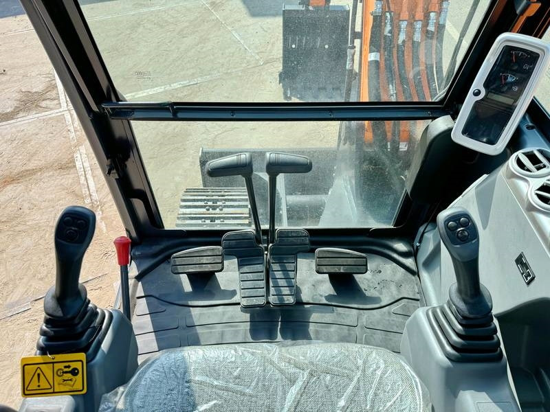 Мини-экскаватор Develon DX60E-10N - New / Unused / 2024 Model: фото 8 Мини-экскаватор Develon DX60E-10N - New / Unused / 2024 Model: фото 8