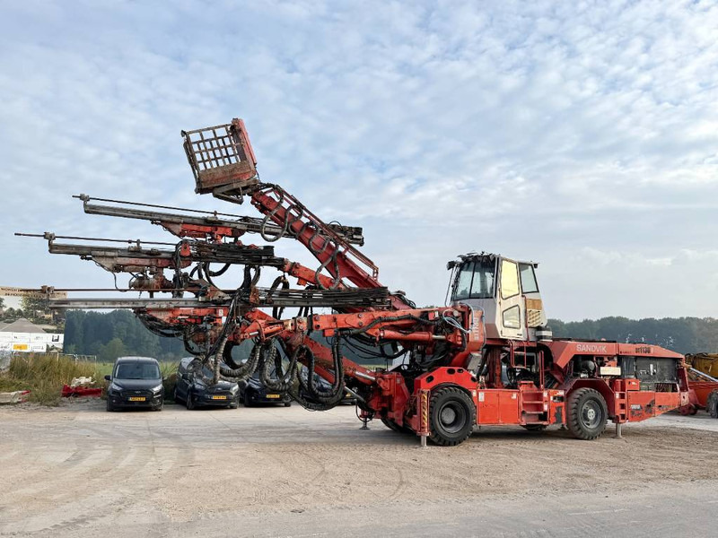 Sandvik DT1130-SC - 3x TB150 Drill Boom + Basket Boom - Буровая машина: фото 1 Sandvik DT1130-SC - 3x TB150 Drill Boom + Basket Boom - Буровая машина: фото 1