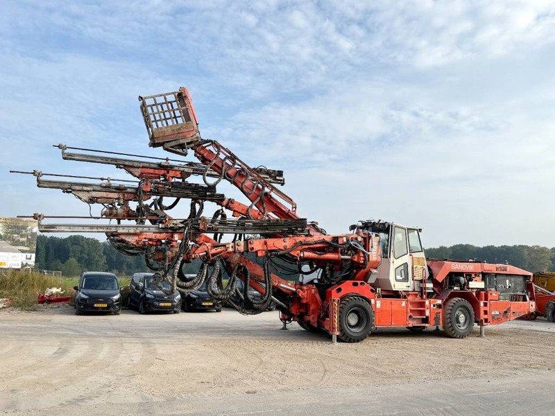 Sandvik DT1130-SC - 3x TB150 Drill Boom + Basket Boom - Буровая машина: фото 2 Sandvik DT1130-SC - 3x TB150 Drill Boom + Basket Boom - Буровая машина: фото 2