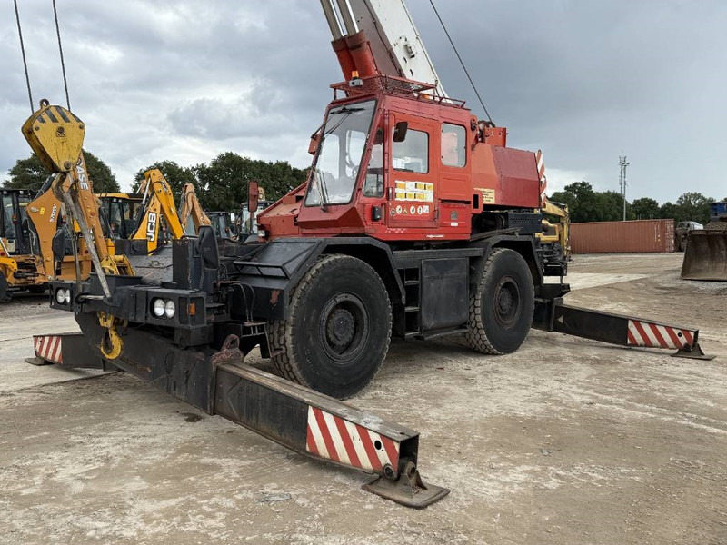 Tadano TR300E-1 - 4 Wheel Steering / 28.1m Boom + 12m Jib - Короткобазный кран: фото 3 Tadano TR300E-1 - 4 Wheel Steering / 28.1m Boom + 12m Jib - Короткобазный кран: фото 3