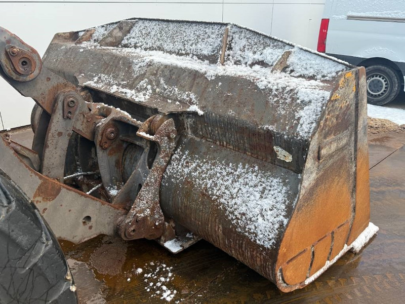 Колёсный погрузчик Volvo L120H - 3rd Function / Quick Coupler: фото 20 Колёсный погрузчик Volvo L120H - 3rd Function / Quick Coupler: фото 20