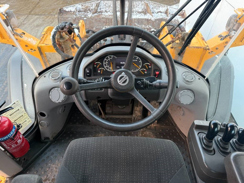 Колёсный погрузчик Volvo L120H - 3rd Function / Quick Coupler: фото 9 Колёсный погрузчик Volvo L120H - 3rd Function / Quick Coupler: фото 9