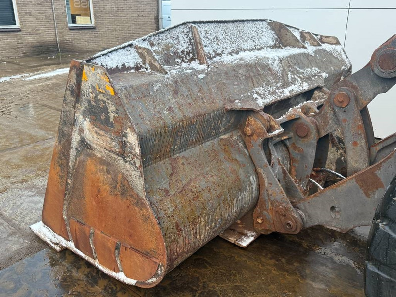 Колёсный погрузчик Volvo L120H - 3rd Function / Quick Coupler: фото 19 Колёсный погрузчик Volvo L120H - 3rd Function / Quick Coupler: фото 19