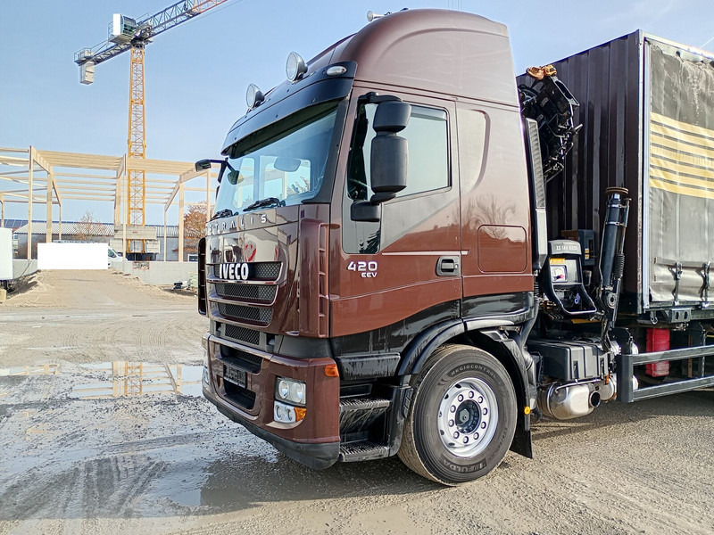 Iveco AS260S42Y/FS - Тентованный грузовик, Автоманипулятор: фото 5 Iveco AS260S42Y/FS - Тентованный грузовик, Автоманипулятор: фото 5
