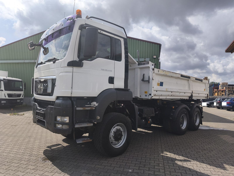 MAN MAN TGS 26.440 Kipper 6x6 Bordmatik Rollplane AHK Euro 5 - Самосвал: фото 3 MAN MAN TGS 26.440 Kipper 6x6 Bordmatik Rollplane AHK Euro 5 - Самосвал: фото 3