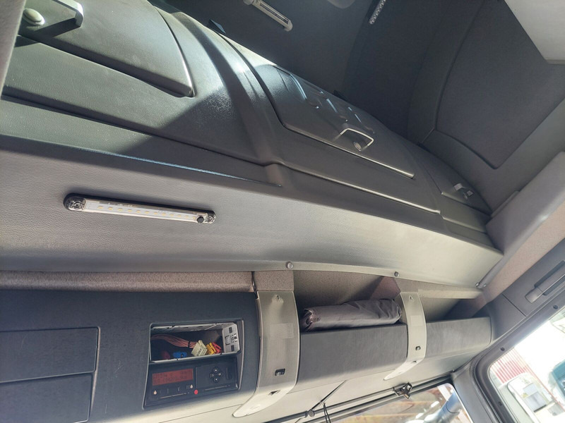 Тентованный грузовик MAN TGL 8.220: фото 17 Тентованный грузовик MAN TGL 8.220: фото 17