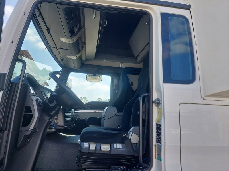 Тентованный грузовик MAN TGL 8.220: фото 13 Тентованный грузовик MAN TGL 8.220: фото 13