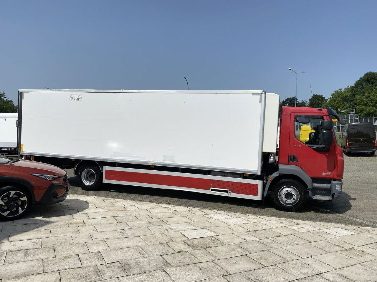 DAF LF 250 E6 AUT / 119TKM / Hulsteins -24 +25 / 18 EP / Serviced - Рефрижератор: фото 4 DAF LF 250 E6 AUT / 119TKM / Hulsteins -24 +25 / 18 EP / Serviced - Рефрижератор: фото 4
