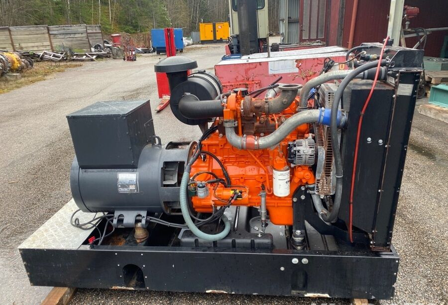 Diversen ECP34 2S4 - Iveco Engine,126kVA,New oils, filters, Mecc Alte ECP34 2S4 - Электрогенератор: фото 3 Diversen ECP34 2S4 - Iveco Engine,126kVA,New oils, filters, Mecc Alte ECP34 2S4 - Электрогенератор: фото 3