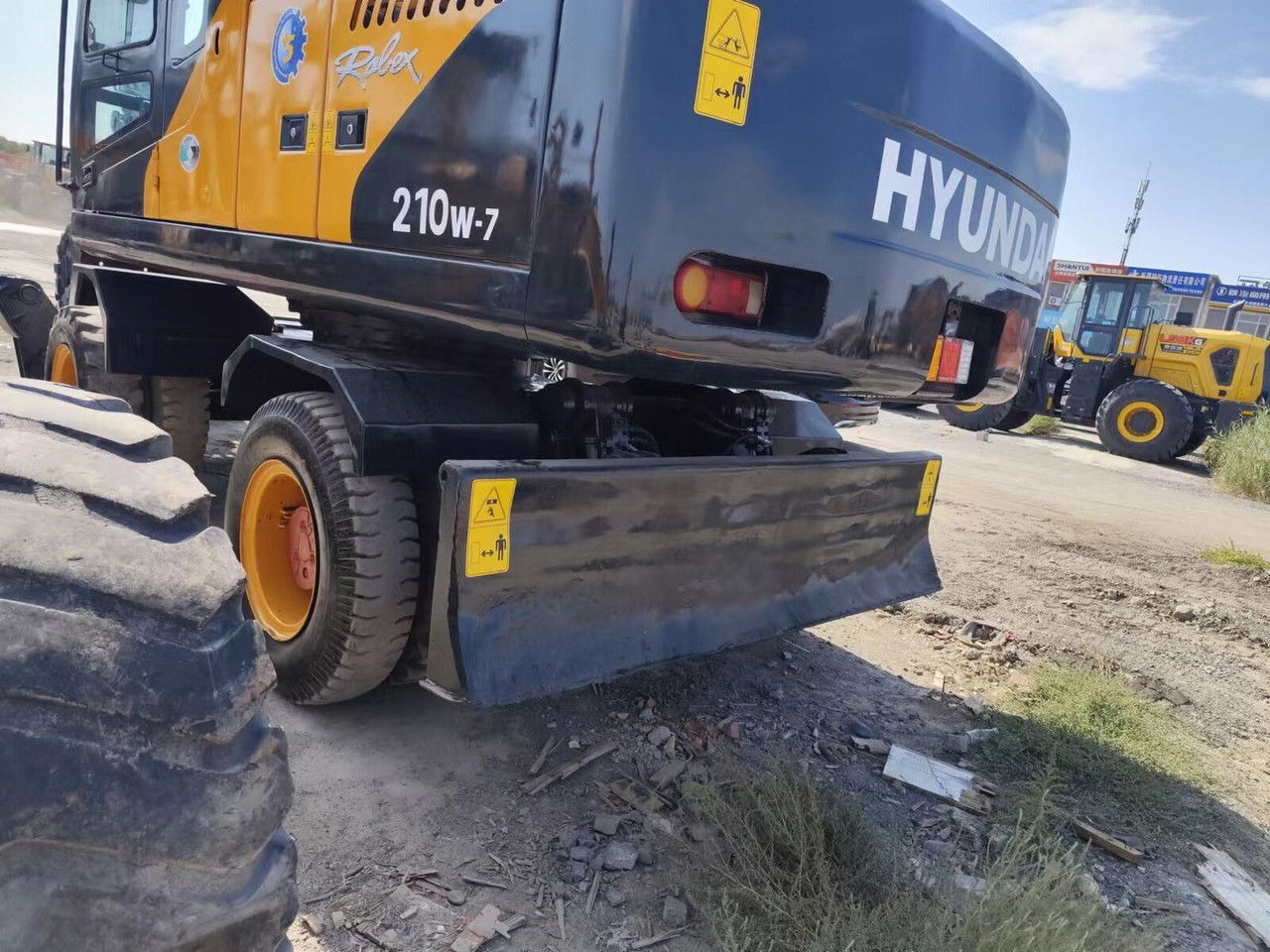 Hyundai R210-7 / Cummins / 1800MTH / Works Great Like NEW - Колёсный экскаватор: фото 3 Hyundai R210-7 / Cummins / 1800MTH / Works Great Like NEW - Колёсный экскаватор: фото 3