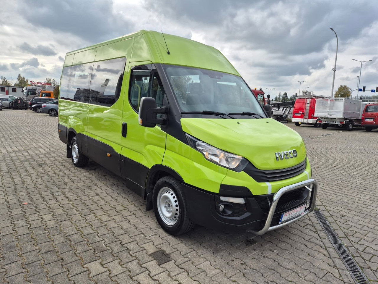 Iveco Daily 35S12 Hi-Matic / 10 Seats / Super Condition - Микроавтобус, Пассажирский фургон: фото 4 Iveco Daily 35S12 Hi-Matic / 10 Seats / Super Condition - Микроавтобус, Пассажирский фургон: фото 4