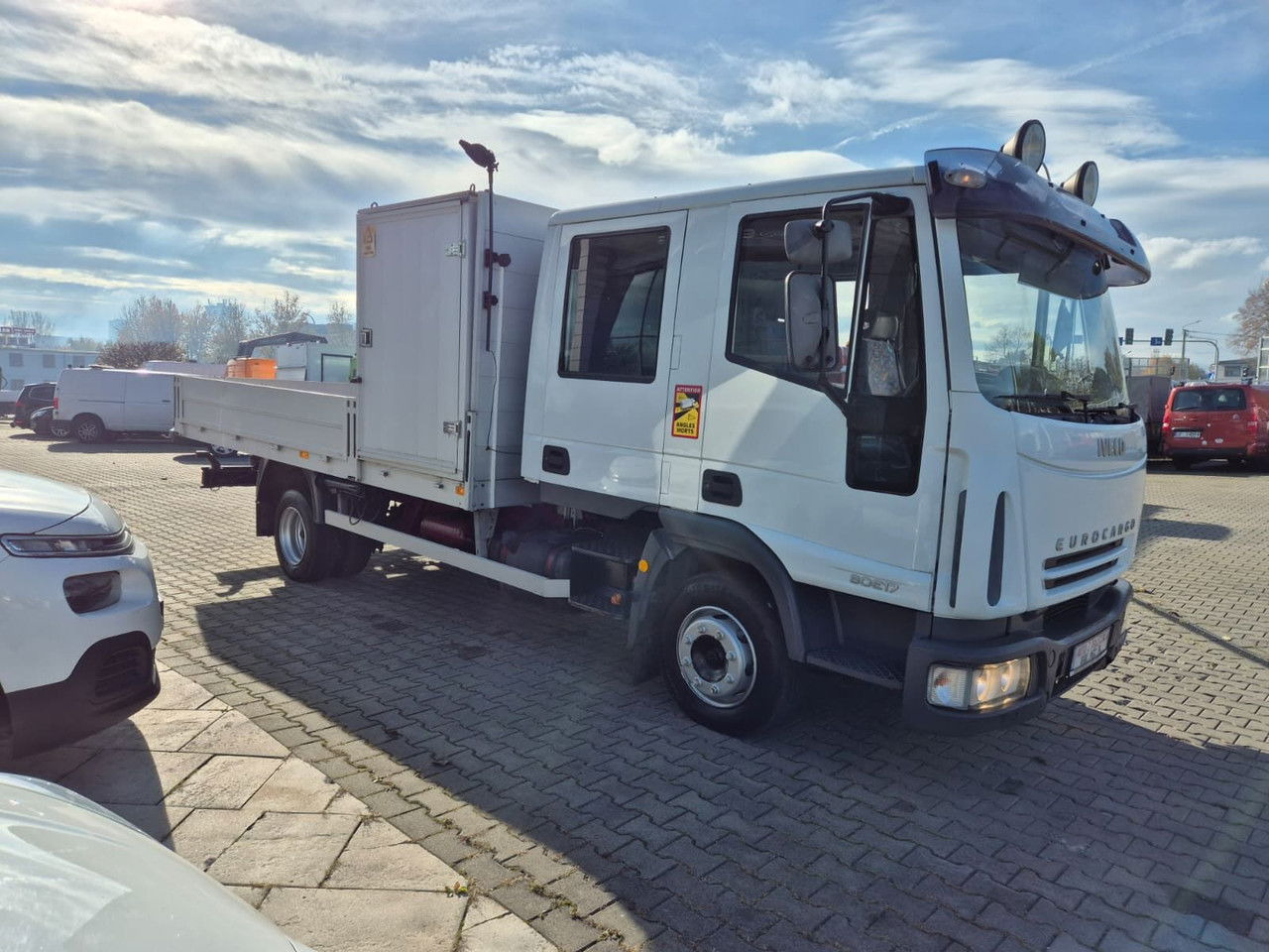 Iveco Eurocargo ML80E17 / 6 Seats / Serviced / 1 Owner - Грузовик бортовой/ Платформа, Автоманипулятор: фото 5 Iveco Eurocargo ML80E17 / 6 Seats / Serviced / 1 Owner - Грузовик бортовой/ Платформа, Автоманипулятор: фото 5