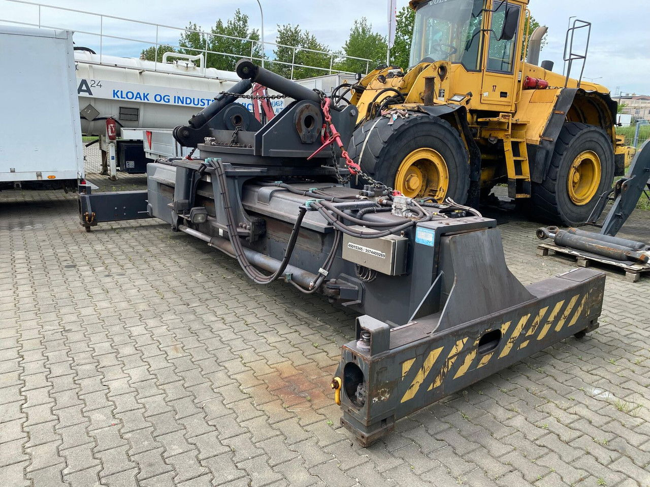 ELME 817 Spreader / Chwytak na kontenery Elme Spreader / Chwytak na kontenery - Навесное оборудование для Ричтраков: фото 3 ELME 817 Spreader / Chwytak na kontenery Elme Spreader / Chwytak na kontenery - Навесное оборудование для Ричтраков: фото 3