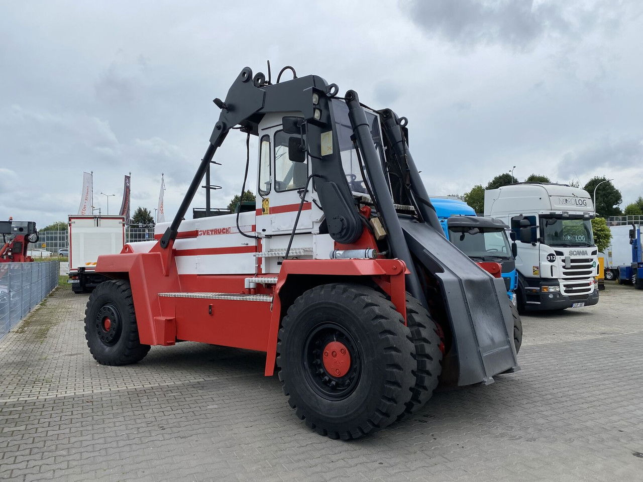 Svetruck TMF 12/9 HB / 1 Owner / Reach Stacker / Elme Sprea DER Svetruck TMF 12/9 HB / 1 Owner / Reach Stacker / Elme Sprea DER - Вилочный погрузчик: фото 1 Svetruck TMF 12/9 HB / 1 Owner / Reach Stacker / Elme Sprea DER Svetruck TMF 12/9 HB / 1 Owner / Reach Stacker / Elme Sprea DER - Вилочный погрузчик: фото 1