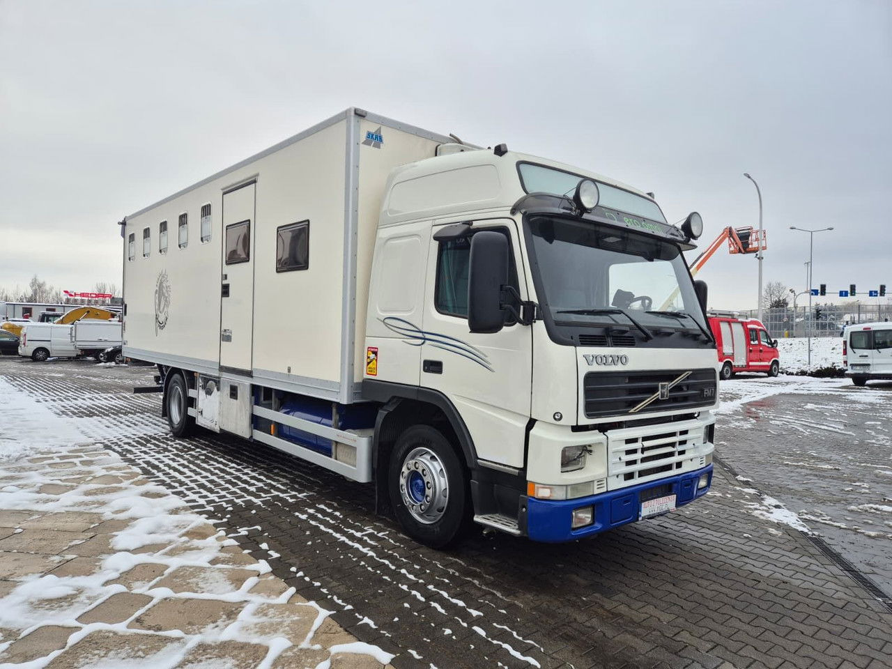 VOLVO FM 7 5 Horses / 3 People Live Cabin / 1 Owner / Serviced - Коневоз: фото 4 VOLVO FM 7 5 Horses / 3 People Live Cabin / 1 Owner / Serviced - Коневоз: фото 4