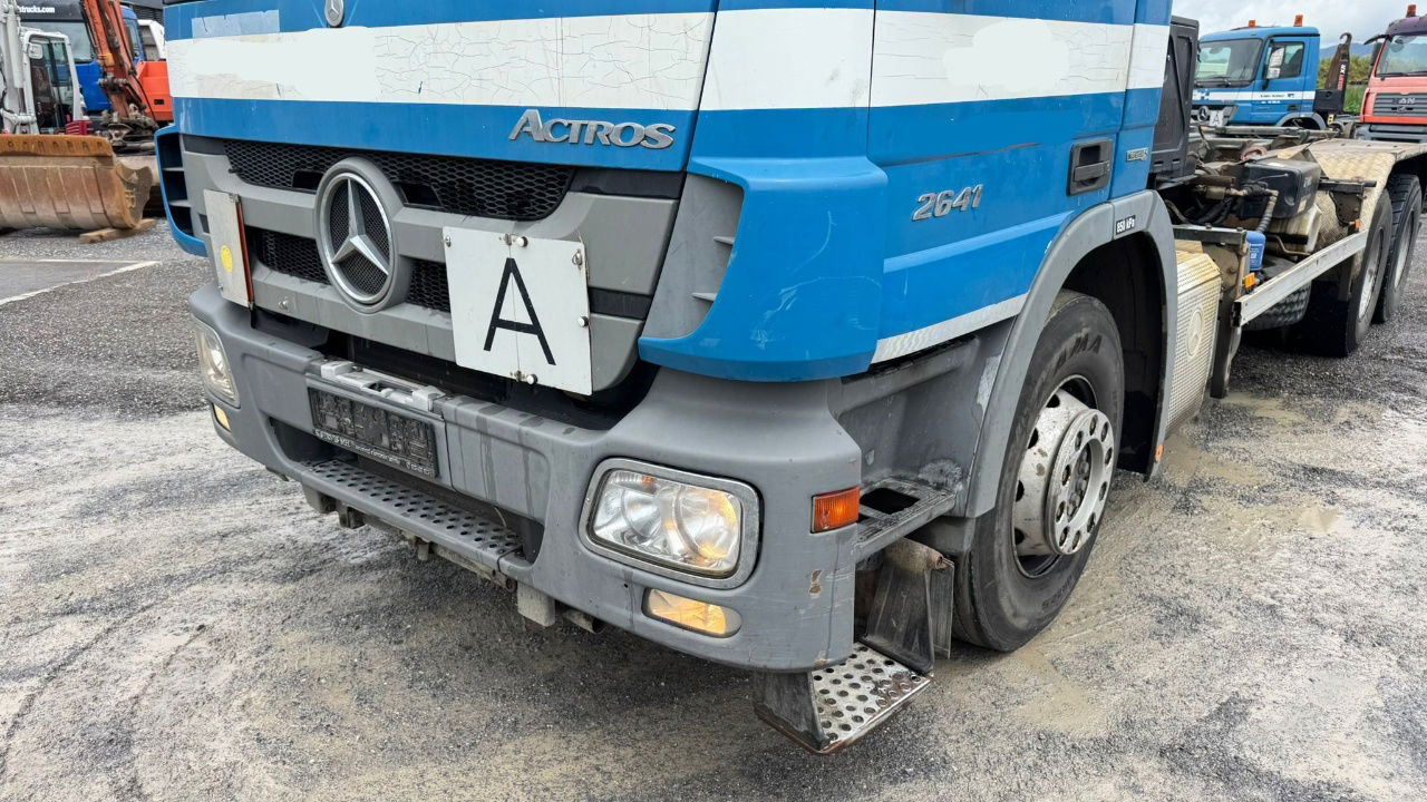 Mercedes-Benz Actros 2641 6x4 hiab abroll tipper - spring - Грузовик-контейнеровоз/ Сменный кузов: фото 2 Mercedes-Benz Actros 2641 6x4 hiab abroll tipper - spring - Грузовик-контейнеровоз/ Сменный кузов: фото 2