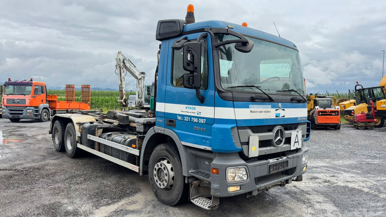 Mercedes-Benz Actros 2641 6x4 hiab abroll tipper - spring - Грузовик-контейнеровоз/ Сменный кузов: фото 3 Mercedes-Benz Actros 2641 6x4 hiab abroll tipper - spring - Грузовик-контейнеровоз/ Сменный кузов: фото 3