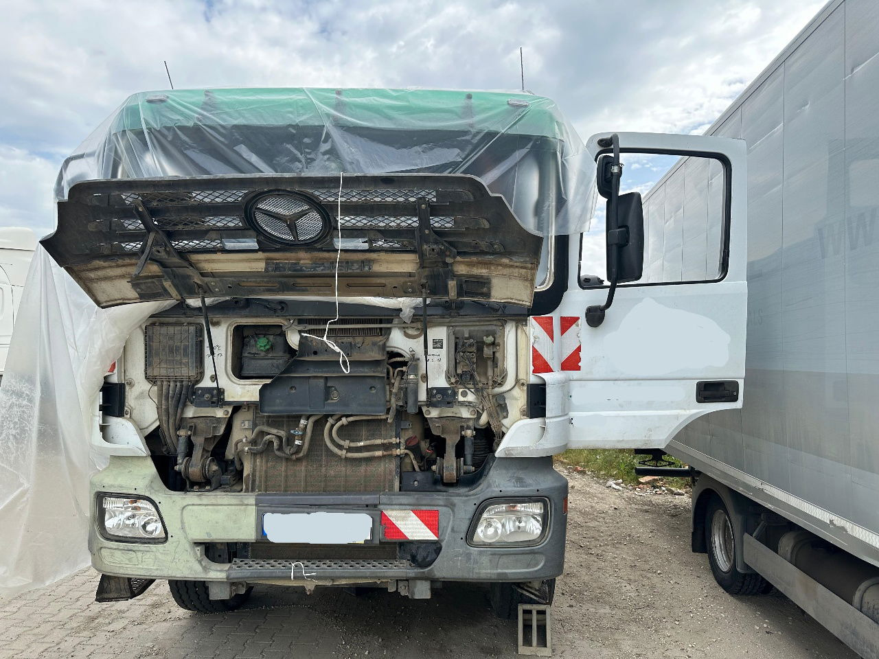 Mercedes-Benz Actros 4141 K 8x6 mulda tipper - damaged - Самосвал: фото 4 Mercedes-Benz Actros 4141 K 8x6 mulda tipper - damaged - Самосвал: фото 4