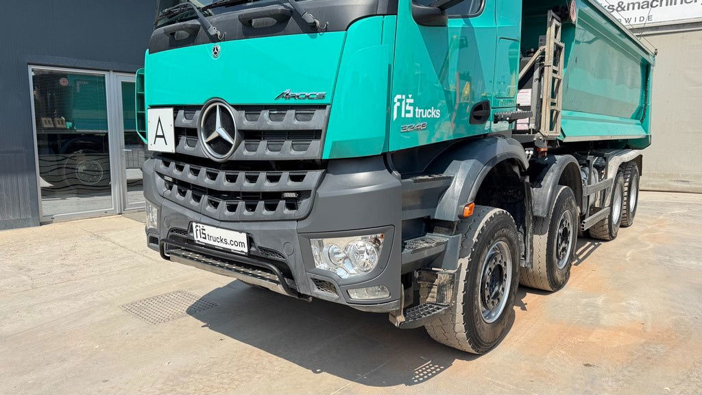 Mercedes-Benz Arocs 3248 8X4 mulda tipper - electric taurpaulin - Самосвал: фото 2 Mercedes-Benz Arocs 3248 8X4 mulda tipper - electric taurpaulin - Самосвал: фото 2