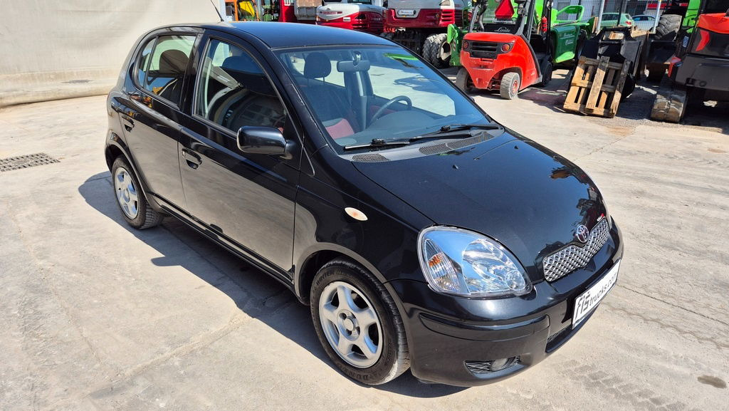 Toyota Yaris 1.3 - Petrol - 5 Doors - AC - Хэтчбек: фото 3 Toyota Yaris 1.3 - Petrol - 5 Doors - AC - Хэтчбек: фото 3