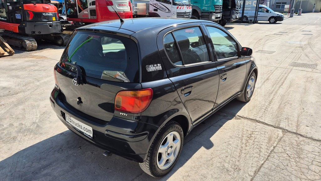 Toyota Yaris 1.3 - Petrol - 5 Doors - AC - Хэтчбек: фото 5 Toyota Yaris 1.3 - Petrol - 5 Doors - AC - Хэтчбек: фото 5
