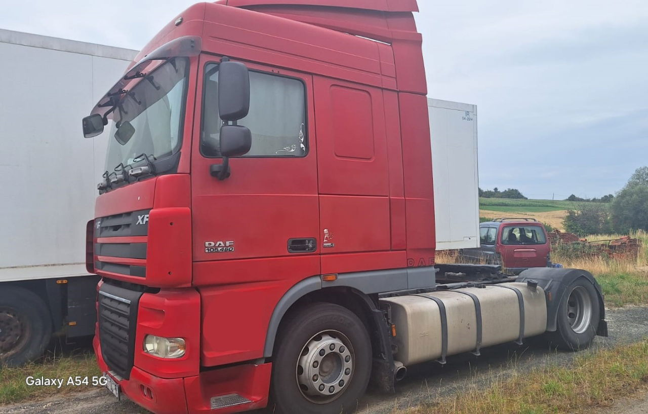 DAF XF 105.460 4x2 tractor unit - tipp. hydr. - Тягач: фото 1 DAF XF 105.460 4x2 tractor unit - tipp. hydr. - Тягач: фото 1