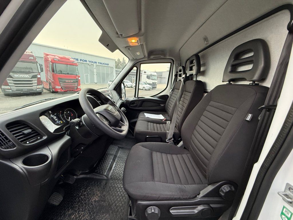 Малотоннажный фургон Iveco Daily 35C16: фото 11