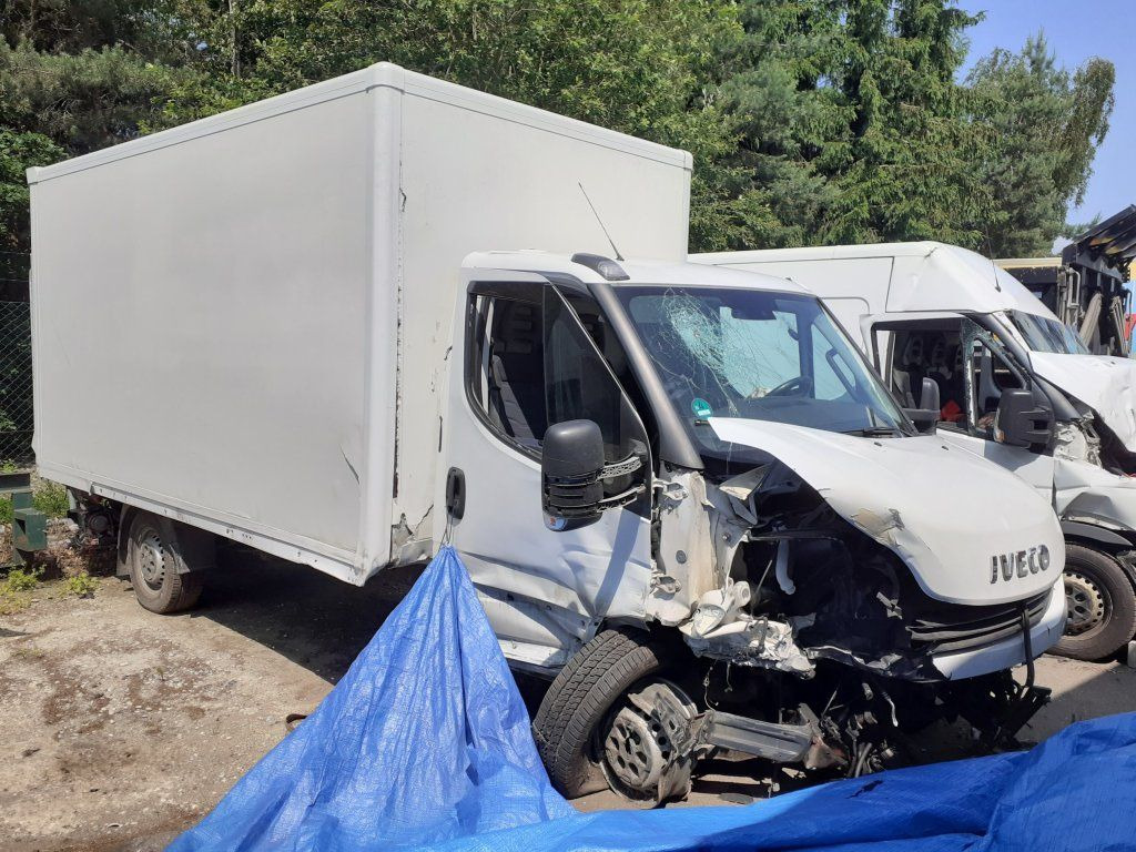 Iveco Daily 35S16 mit LBW DAMAGED - Малотоннажный фургон: фото 1 Iveco Daily 35S16 mit LBW DAMAGED - Малотоннажный фургон: фото 1