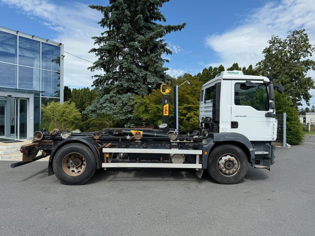 MAN TGM18.290 EURO 5 - Крюковой мультилифт: фото 3 MAN TGM18.290 EURO 5 - Крюковой мультилифт: фото 3