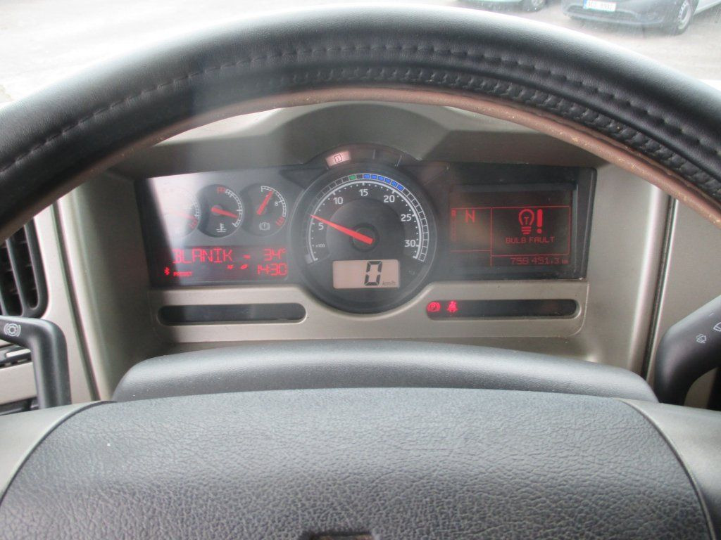 Грузовик с закрытым кузовом Renault Premium 380 Dxi: фото 12 Грузовик с закрытым кузовом Renault Premium 380 Dxi: фото 12