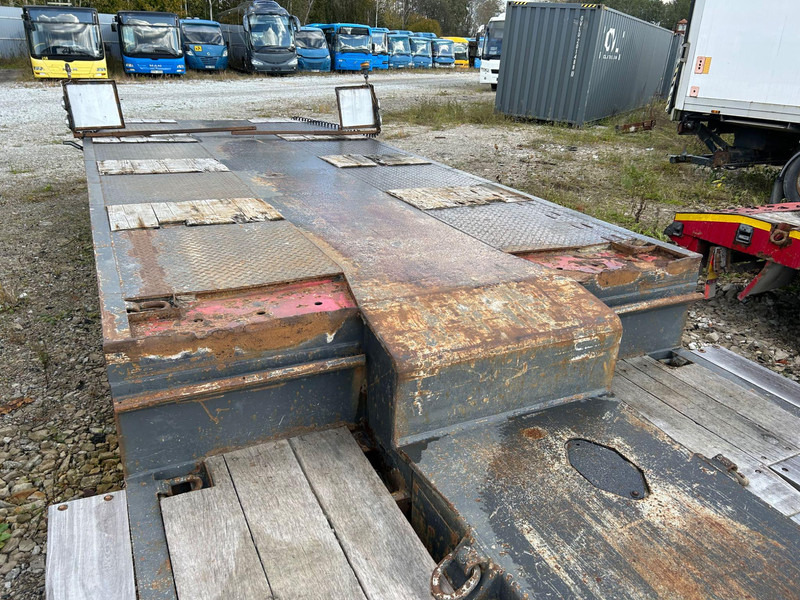 Низкорамный полуприцеп Goldhofer STZ-VL4: фото 8