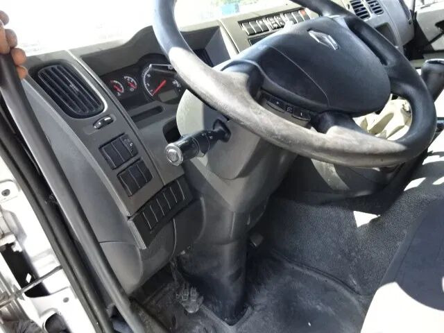 Renault Midlum 270 dxi - manual gearbox / steel suspension lames - Грузовик с закрытым кузовом: фото 4 Renault Midlum 270 dxi - manual gearbox / steel suspension lames - Грузовик с закрытым кузовом: фото 4