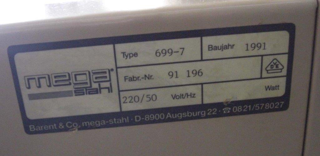 Mega steel cutter 699-2 on light table with waste box - Бумагорезательная машина: фото 3 Mega steel cutter 699-2 on light table with waste box - Бумагорезательная машина: фото 3