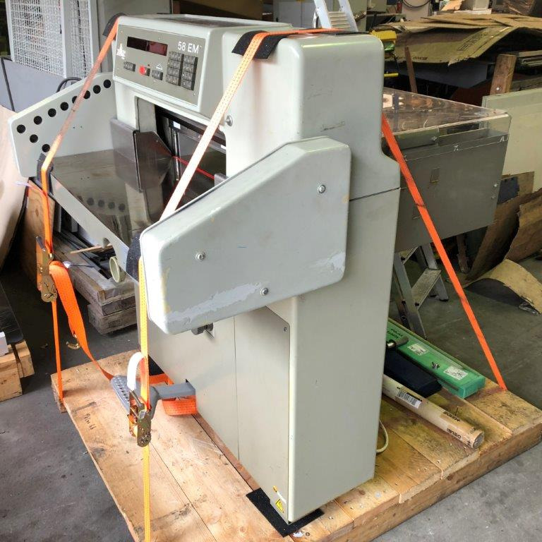 Polar 58 EM cutting machine - Бумагорезательная машина: фото 1 Polar 58 EM cutting machine - Бумагорезательная машина: фото 1