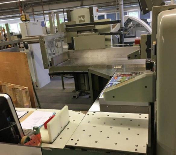 Polar Mohr 137 EM-MON cutting line - Бумагорезательная машина: фото 4 Polar Mohr 137 EM-MON cutting line - Бумагорезательная машина: фото 4