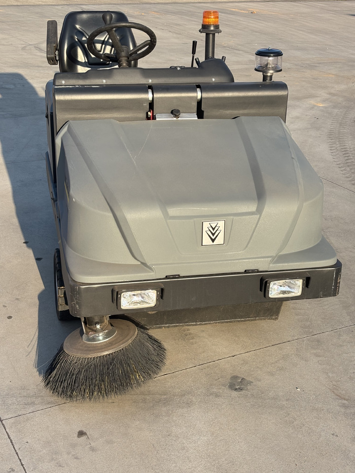 KARCHER 120 - Подметально-уборочная машина: фото 2 KARCHER 120 - Подметально-уборочная машина: фото 2