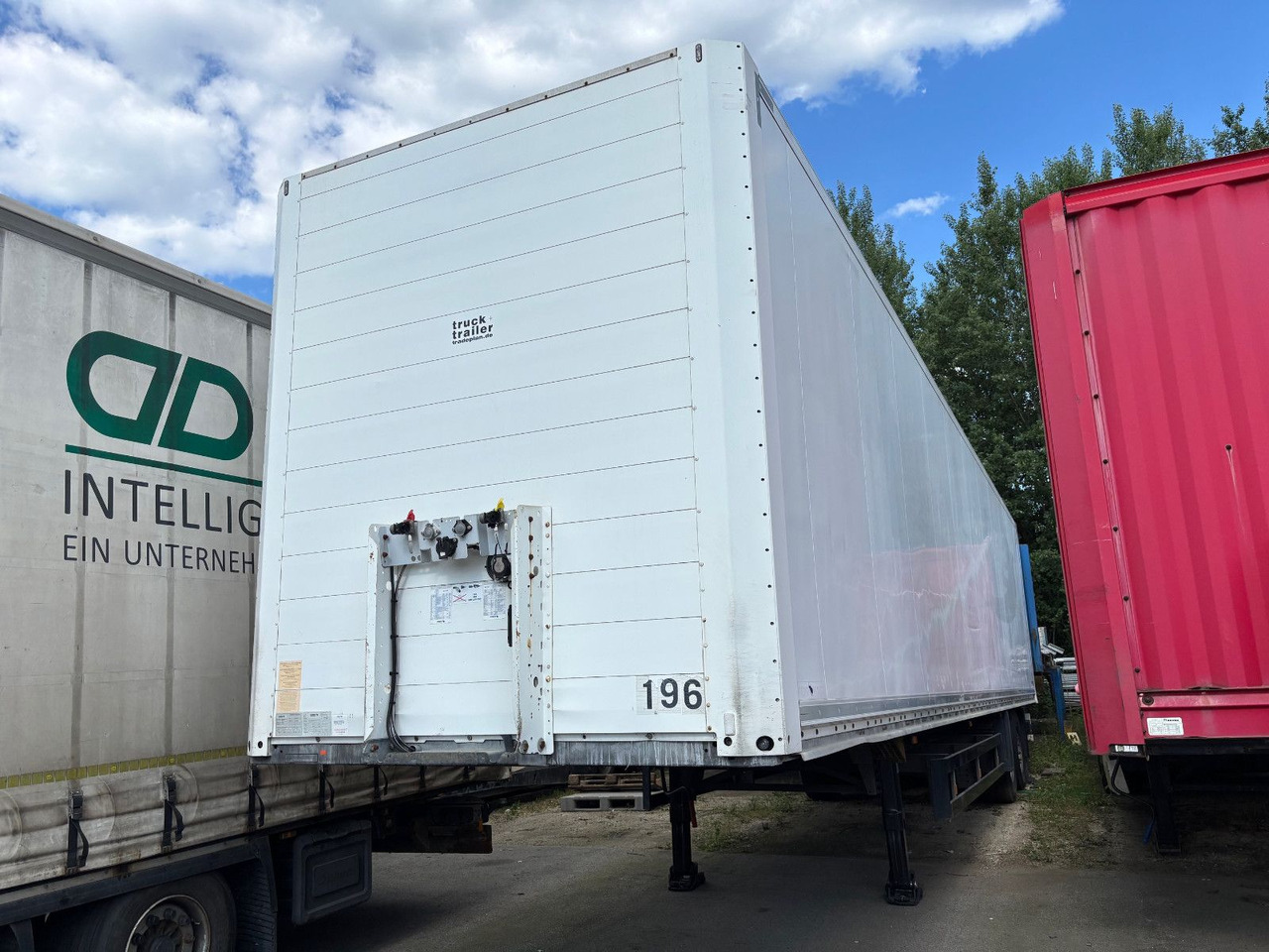 Schmitz Cargobull SKO18/L-13 Luft/Scheibenbremse - Полуприцеп-фургон: фото 1 Schmitz Cargobull SKO18/L-13 Luft/Scheibenbremse - Полуприцеп-фургон: фото 1