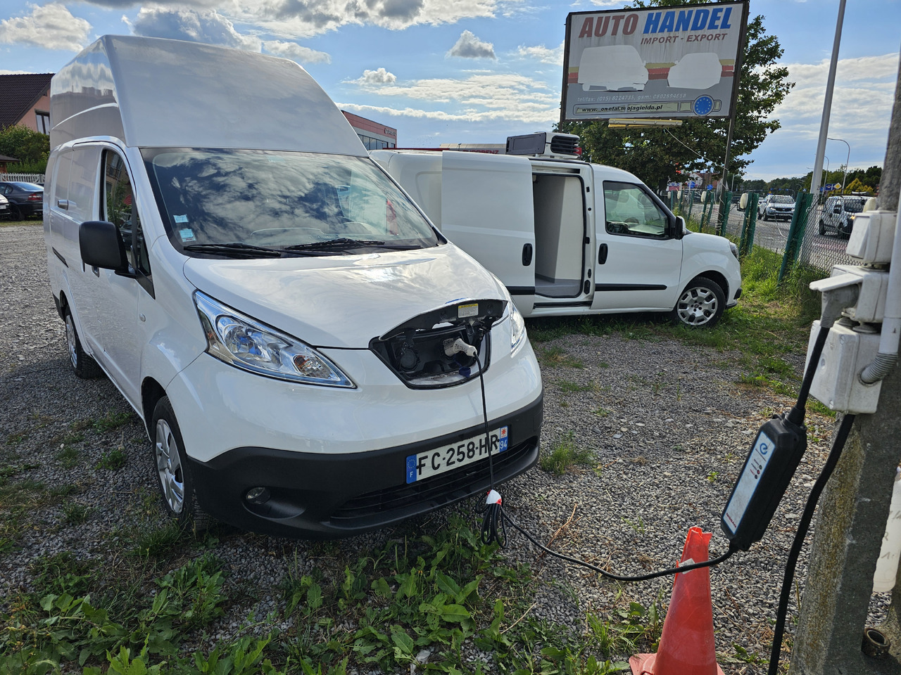 NISSAN E-NV200 ELEKTRYCZNY 40 KV 250 km klima kamera - Легковой фургон, Электрический фургон: фото 2 NISSAN E-NV200 ELEKTRYCZNY 40 KV 250 km klima kamera - Легковой фургон, Электрический фургон: фото 2
