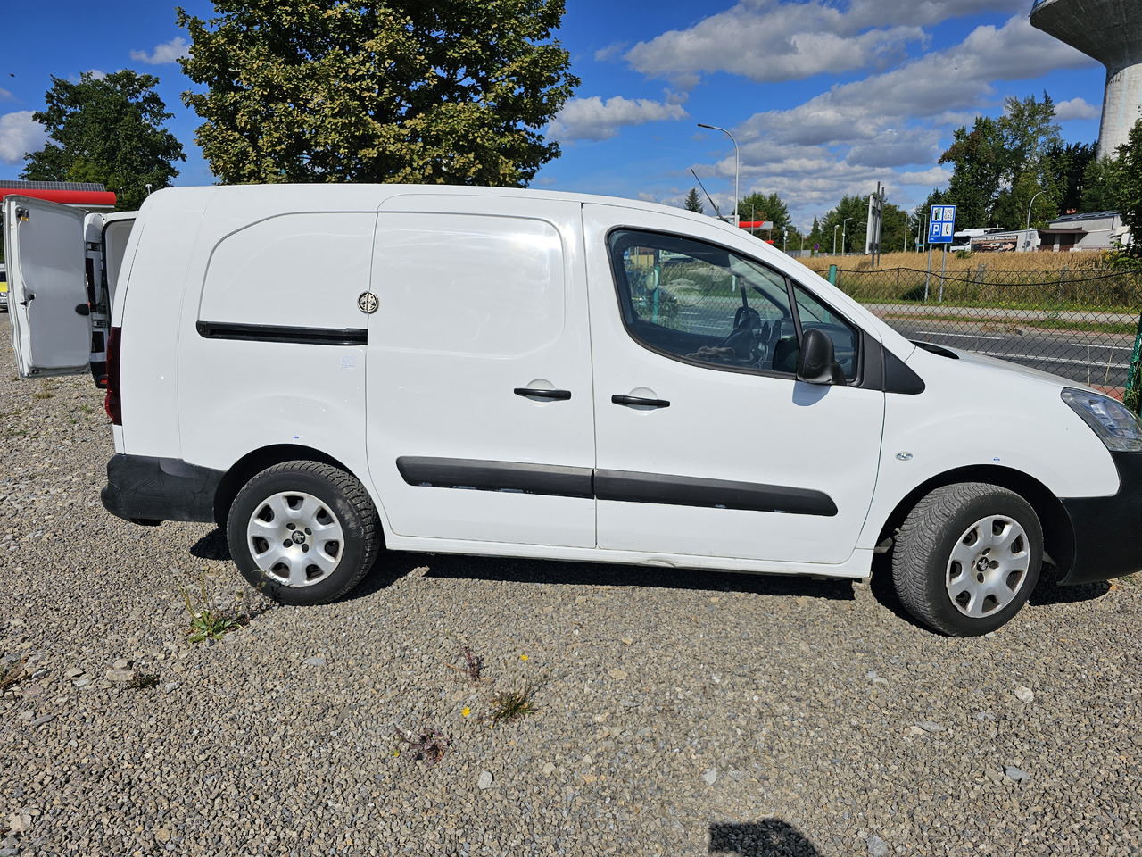 PEUGEOT PARTNER MAXI LONG FURGON KLIMA VAVI KAMERA EURO6 - Легковой фургон: фото 2 PEUGEOT PARTNER MAXI LONG FURGON KLIMA VAVI KAMERA EURO6 - Легковой фургон: фото 2