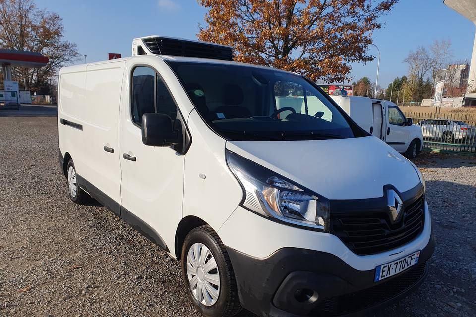 RENAULT TRAFIC CHLODNIA MROZNIA CARRIER+230V KLIMA EURO6 - Малотоннажный рефрижератор: фото 1 RENAULT TRAFIC CHLODNIA MROZNIA CARRIER+230V KLIMA EURO6 - Малотоннажный рефрижератор: фото 1