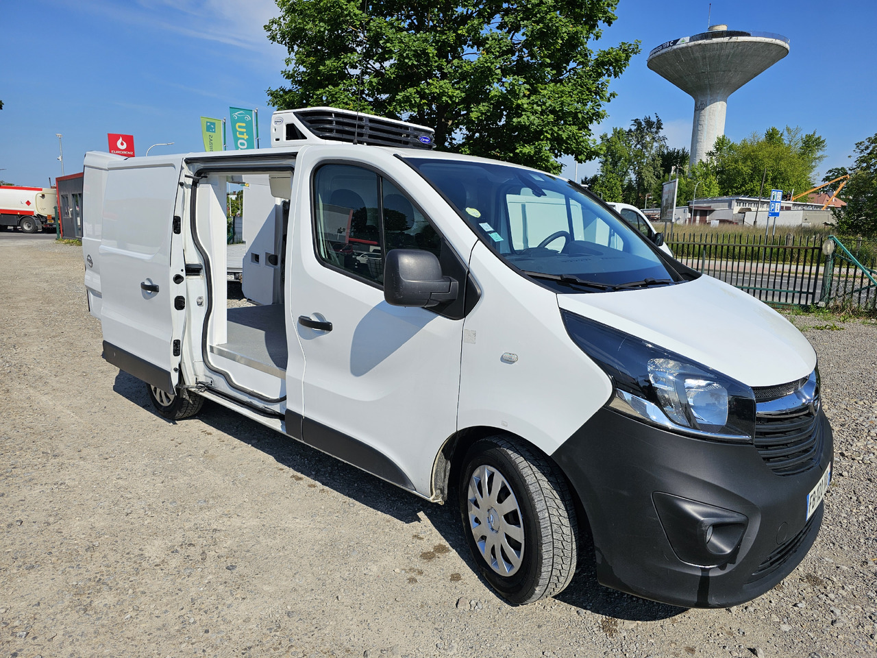 Малотоннажный рефрижератор RENAULT TRAFIC L2H1 CHLODNIA MROZNIA CARRIER+230V KLIMA KAMERA EURO6: фото 1